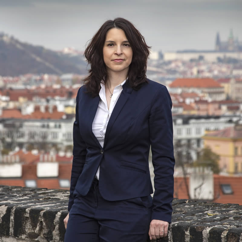 Zuzana Černecká - advokát